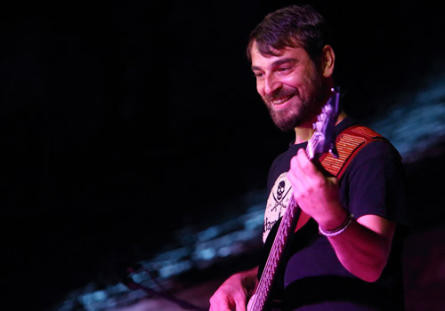 David bajo eléctrico